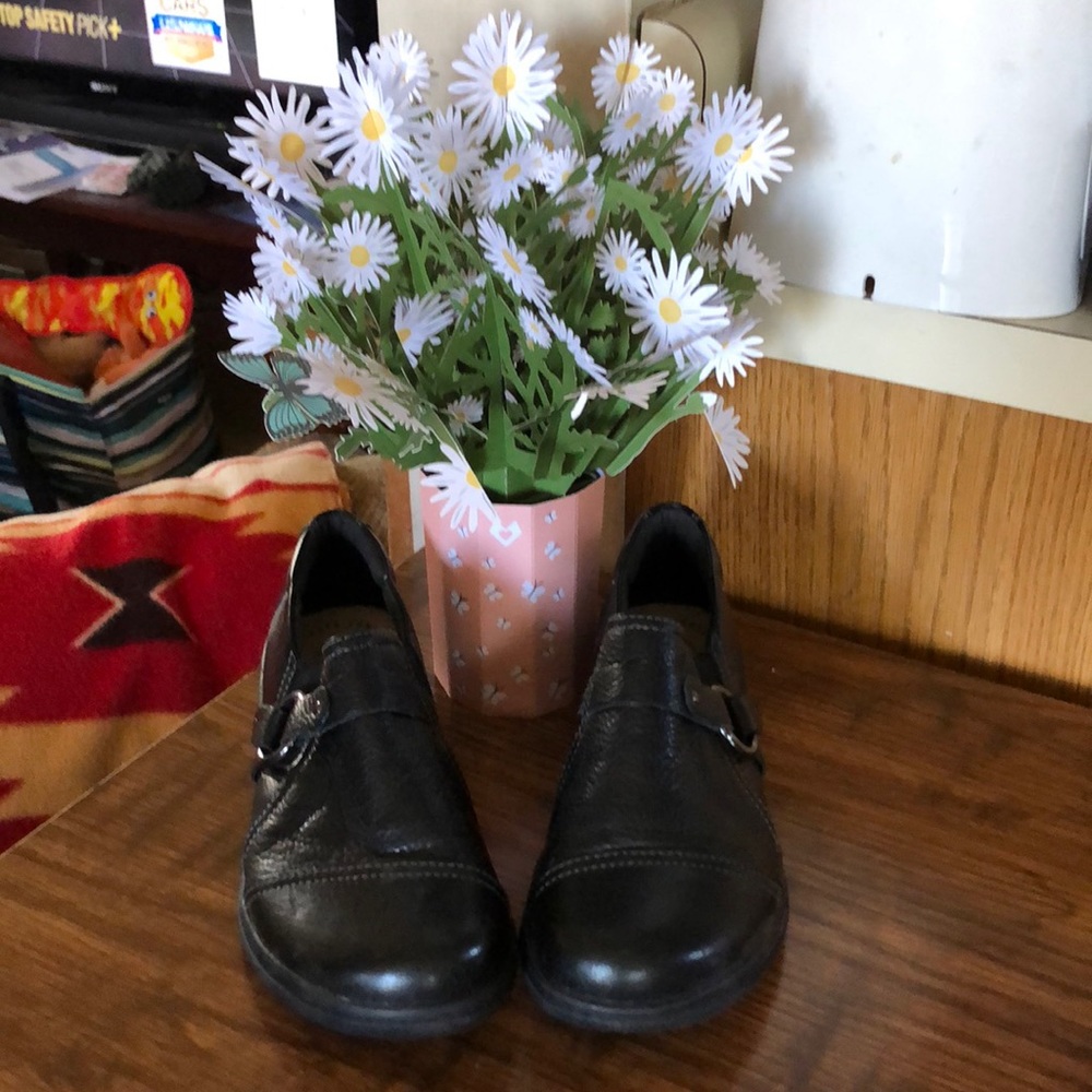 NWT Clark’s shoes.
